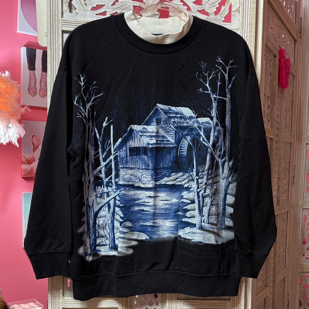 Black Winter Windmill Print Women’s Sweatshirt Size: Large